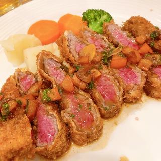 ビーフカツレツ ガーリックソース(BISTRO PUG （ビストロ パグ）)