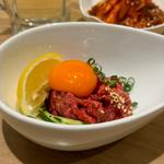 黒毛和牛の炙りユッケ