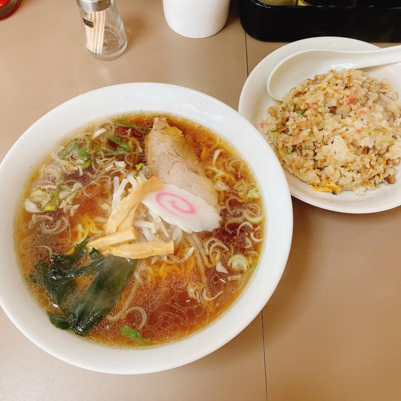 セット①  醤油ラーメン、半チャーハン(カツミ軒)
