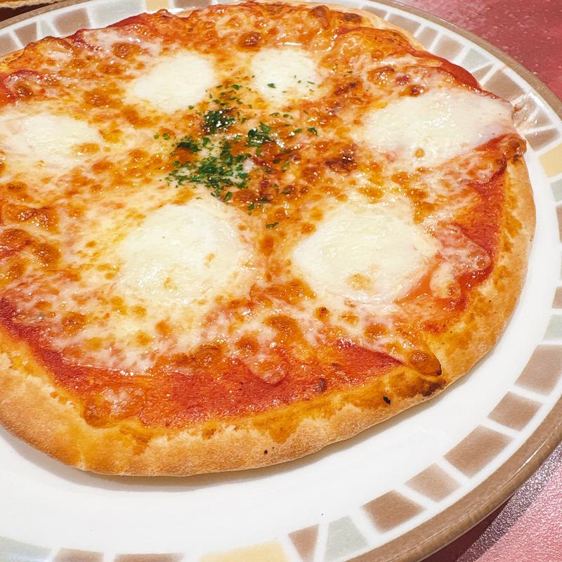 バッファローモッツァレラのマルゲリータピザ(サイゼリヤ 梅田センタービル店)