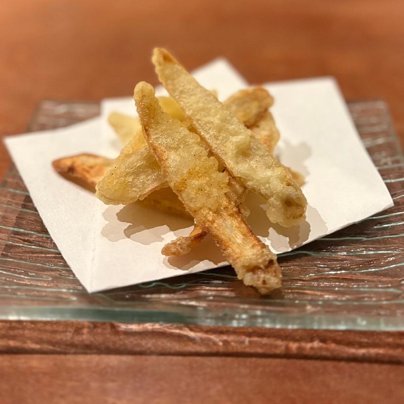 新ごぼうの天ぷらカレー風味(酒房 CRAFT MAN)