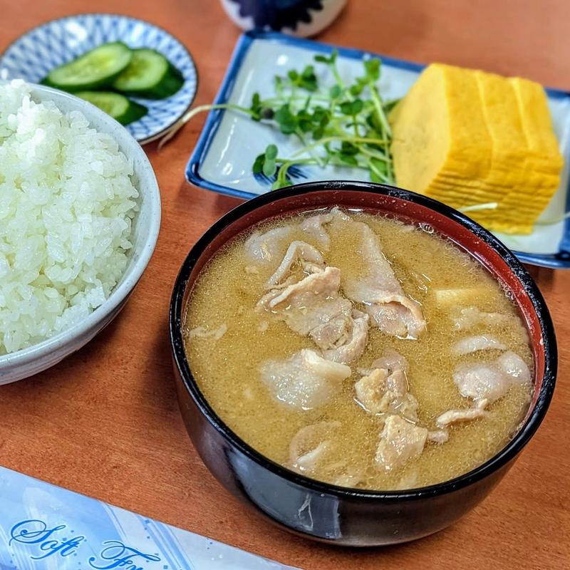 豚汁 ごはん小 出汁巻玉子(食堂かどや)