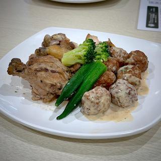 手羽元の赤ワイン煮＆ショットブッラル(神戸クック・ワールドビュッフェ 宇都宮店)