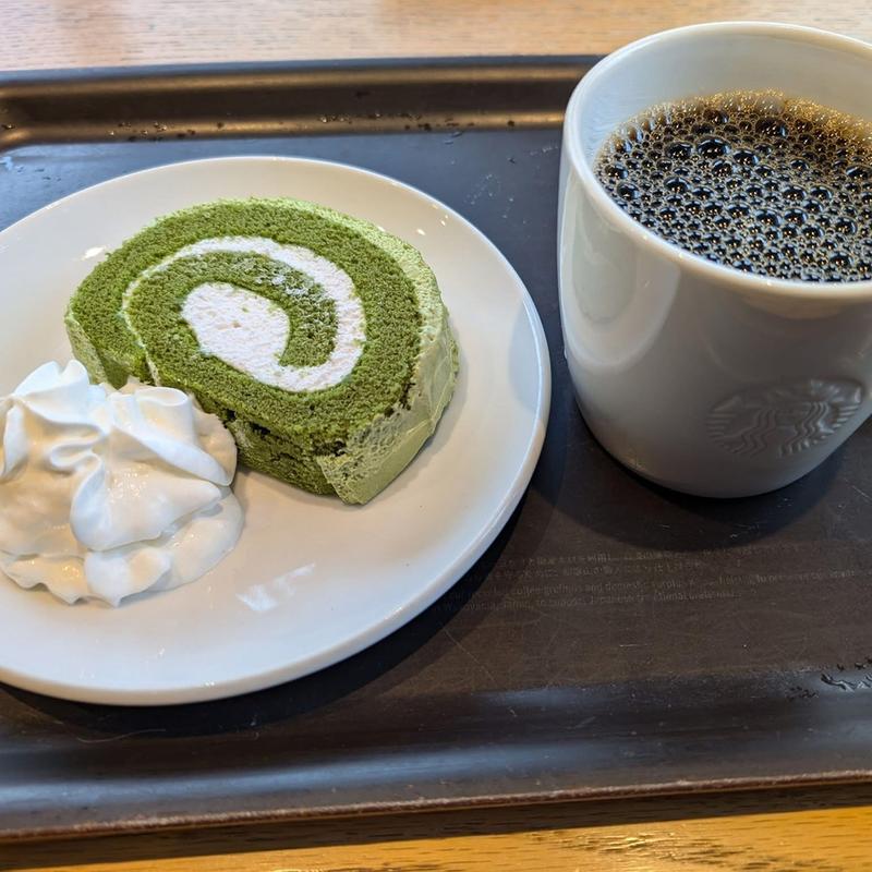 抹茶の米粉ロールケーキ ホイップグリーン(スターバックスコーヒー 芦花公園店)