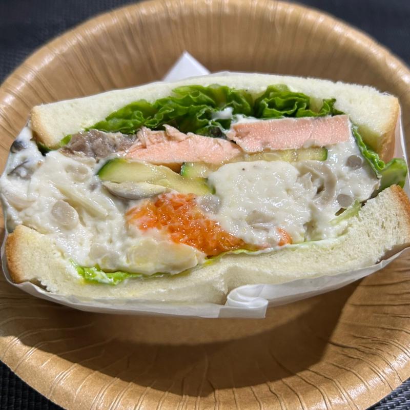 サーモン＆クリームキノコ(ユニークサンド ローズマリー)