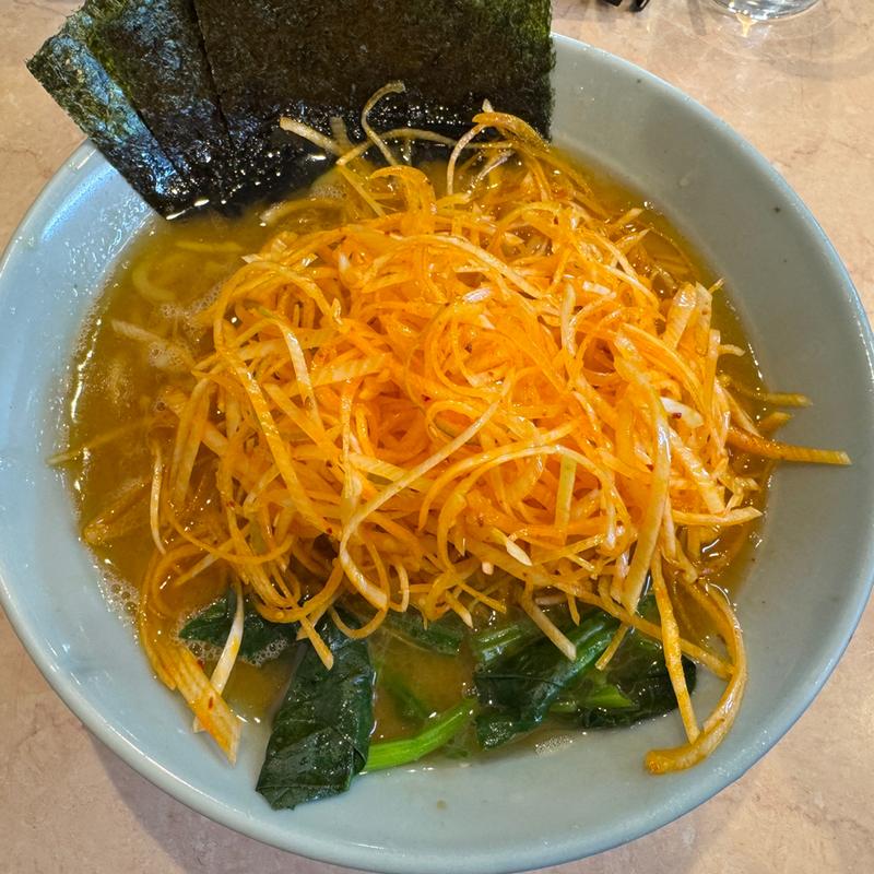 ピリ辛ネギラーメン(横浜家系ラーメン 黄金家)