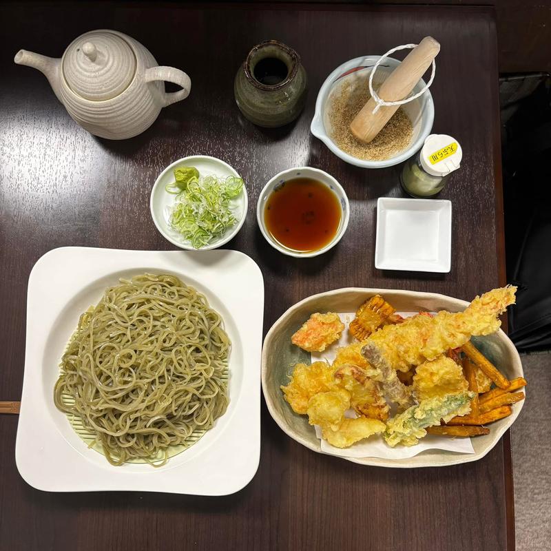 天ぷら盛り合わせ付きもりそば(そば専門店 敷島 慎'')
