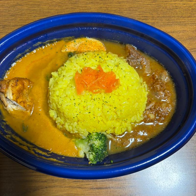 牛すじカレーとチキンバターカレー(不明)