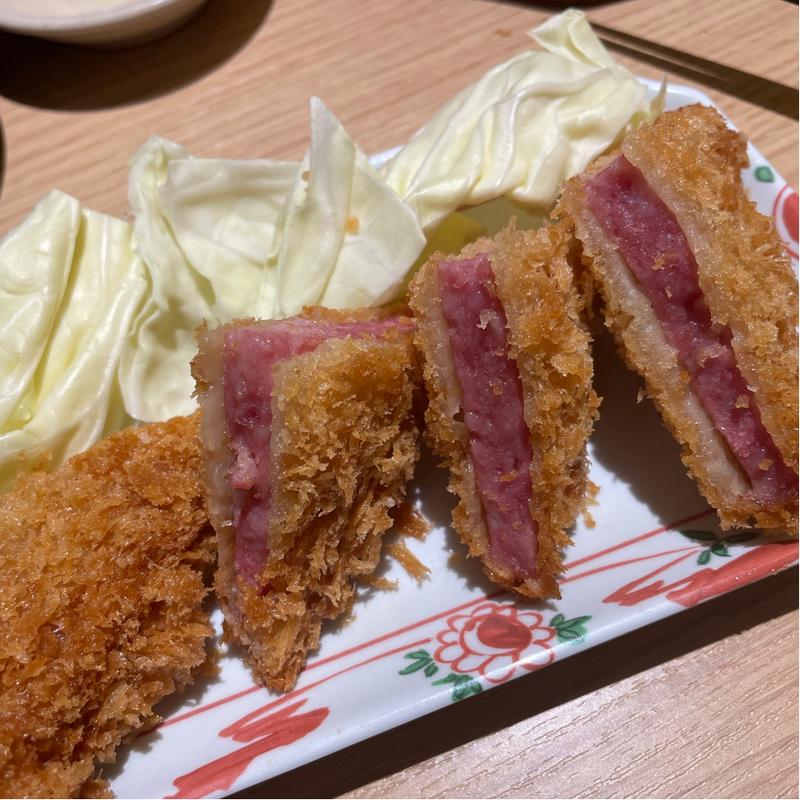 厚切りハムカツ(格安ビールと鉄鍋餃子 3・6・5酒場新大阪ソーラ21店)