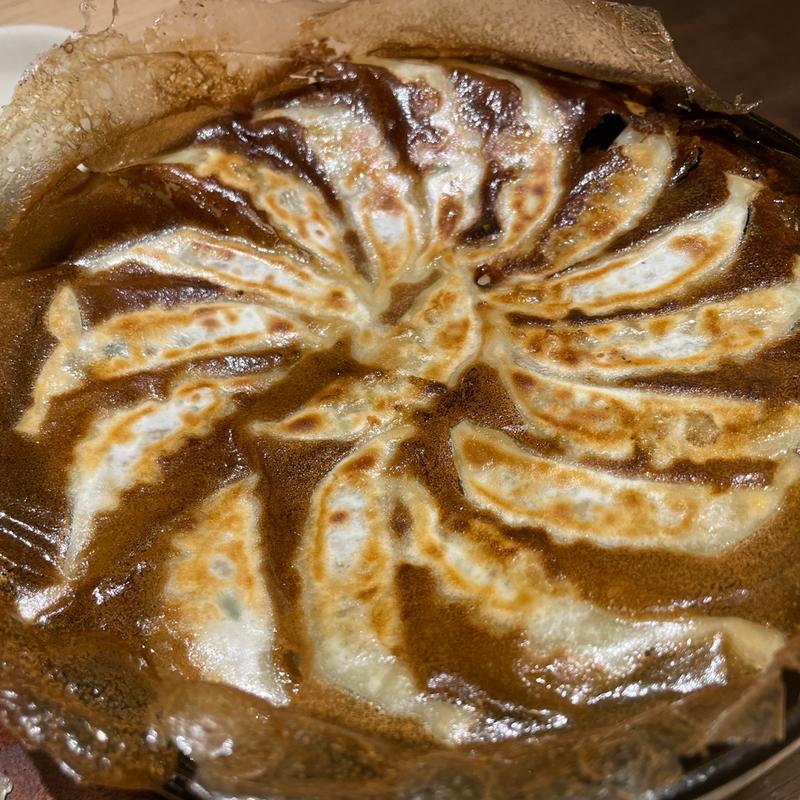 鉄鍋餃子（2人前）(格安ビールと鉄鍋餃子 3・6・5酒場新大阪ソーラ21店)