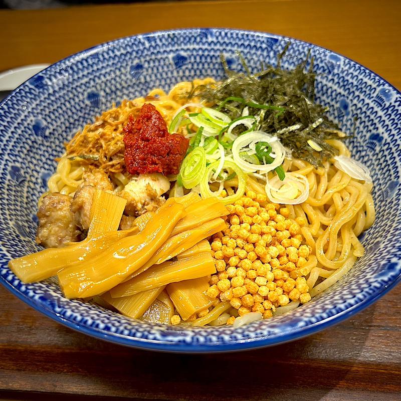 濃厚煮干しまぜそば(らーめん直久 新宿西口店)