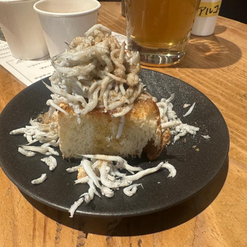 しらすとあおさ海苔のブルスケッタ(BEER STAND molto!! 阪急三番街店)