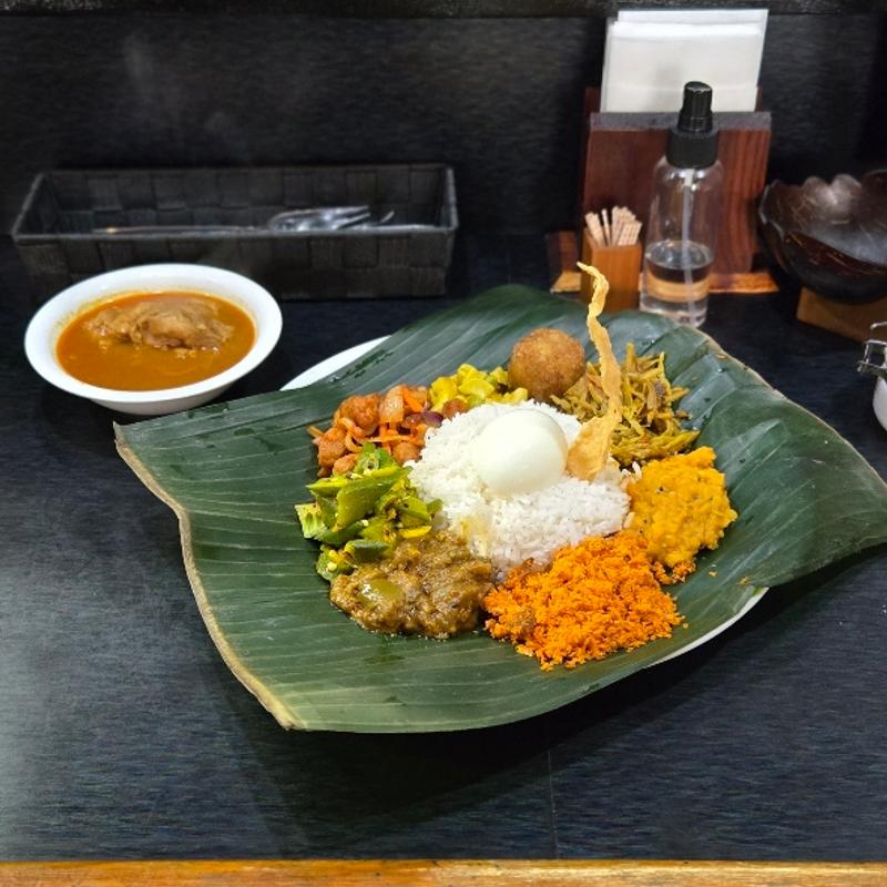 ボジュンプレート(ラサ ボジュン （Rasa Bojun）)