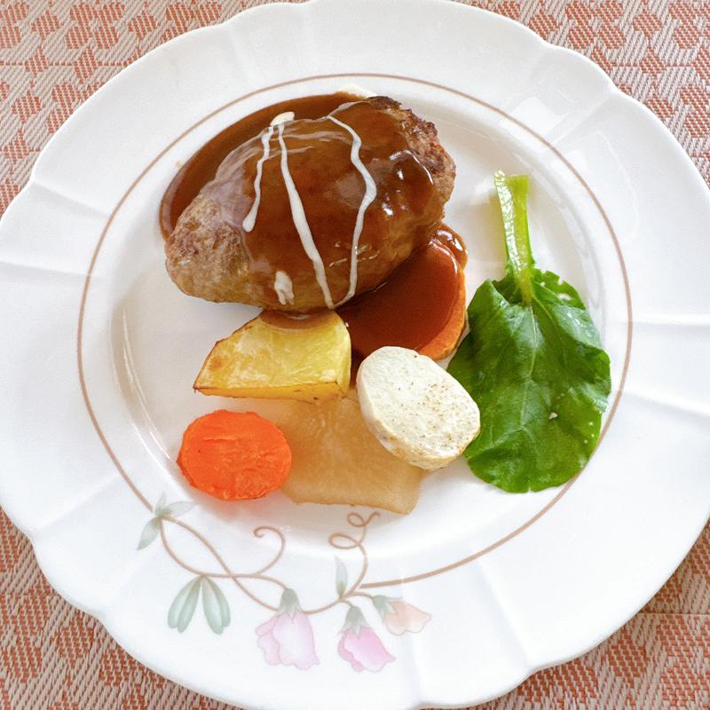 ハンバーグランチ(デミグラスソース)(やまぶき )