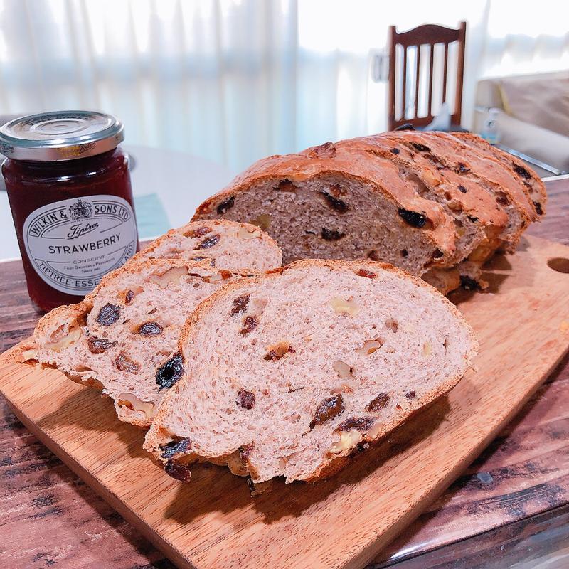 クルミとレーズンのパン(フロインドリーブ 生田店)