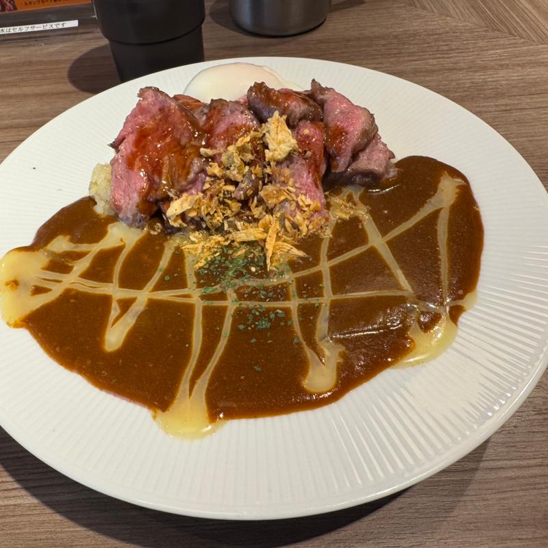 ステーキ肉増し&煮込みカレー(ステーキライスとカレーの店 センタービーフ池袋店)
