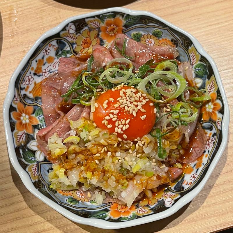 国産牛サーロイン炙りユッケ風(焼肉ホルモンまるよし精肉店 新福島店)