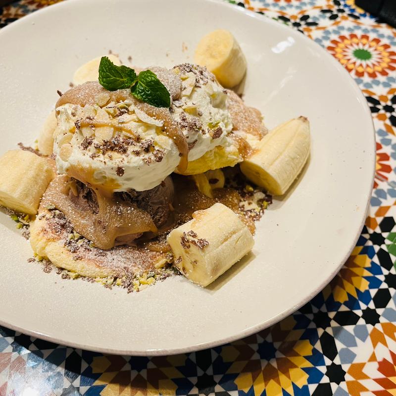 塩キャラメルバナナのスフレパンケーキ(Mr.Gentleman Neo Japan Dining 横浜店)