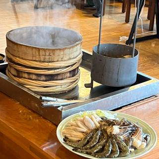 男鹿名物 石焼き料理 (フグ ワタリガニ 海老)(元湯雄山閣 )