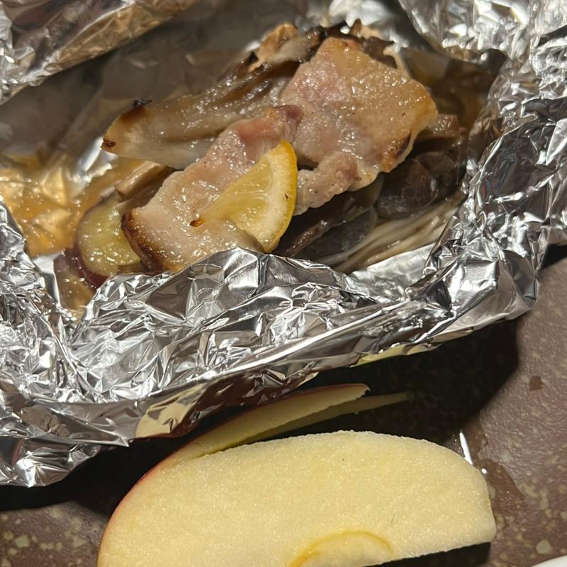 さつまいもと豚肉とキノコのバターホイル焼き(鶴の湯温泉 （つるのゆおんせん）)