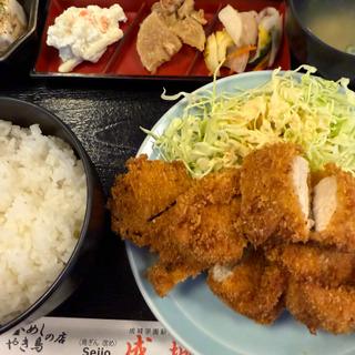チキンカツ定食(釜めしやき鳥成城)