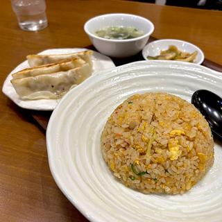 炒飯＋焼餃子(3個)(らーめん直久 新宿西口店)