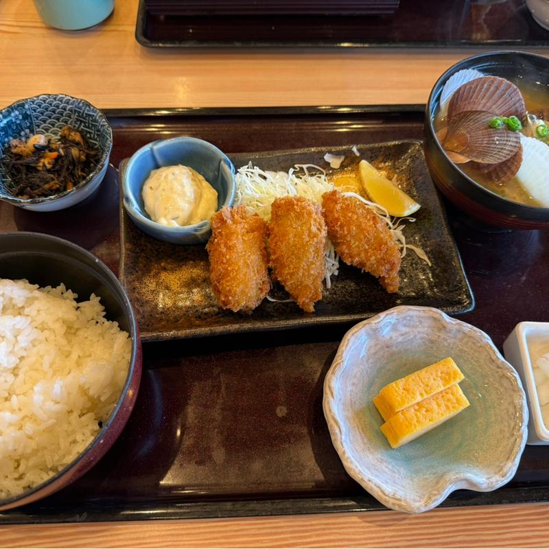 一汁三菜　カキフライ定食(とんでん 花畑店)