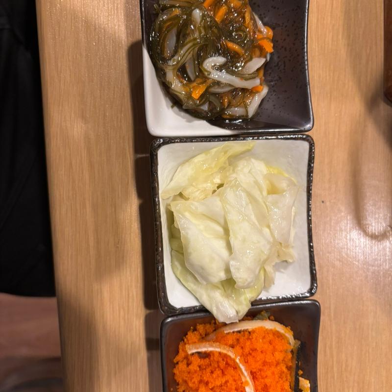 イカ松前、トラフグ皮とししゃも子、キャベツの浅漬け(おばんざいみかん)