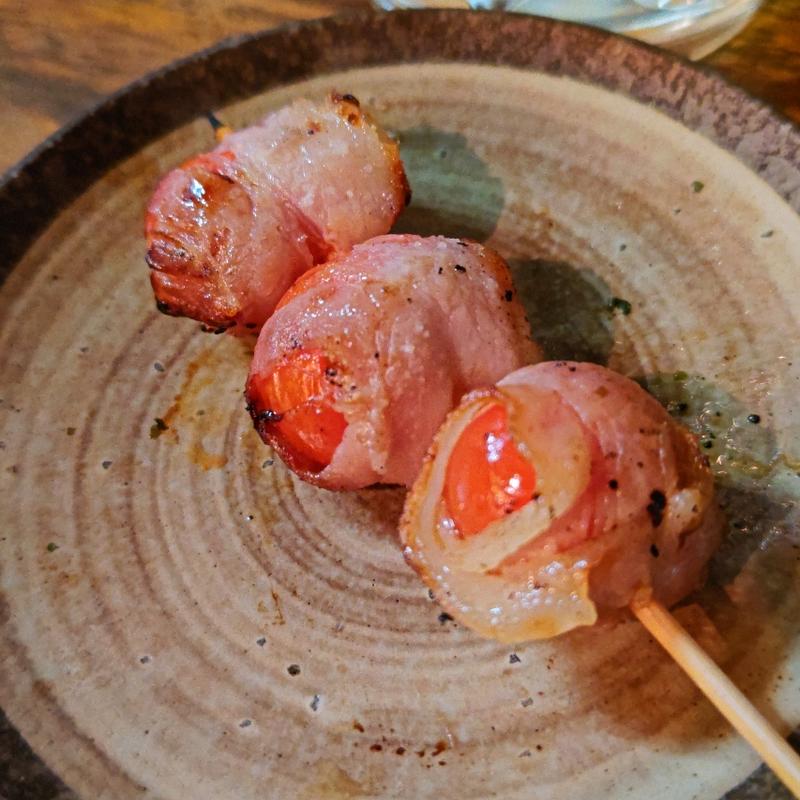 肉巻きトマト(串焼きこはる たべもの横丁店)