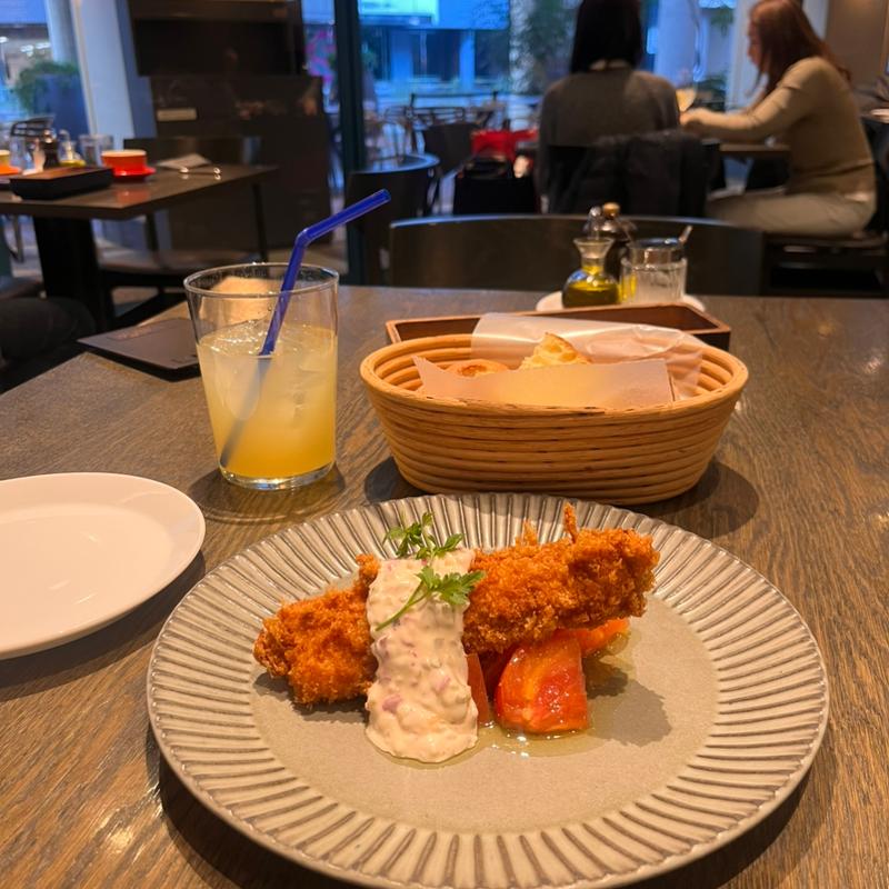 鶏むね肉のカツレツ(THE CITY BAKERY BRASSERIE RUBIN 赤坂アークヒルズ)