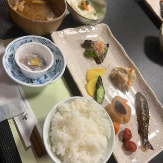 朝食