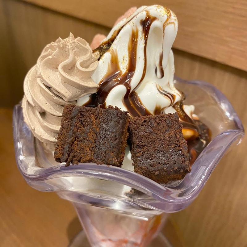 リッチガトーショコラ&ストロベリーパフェ(サンマルクカフェ 代々木上原店)