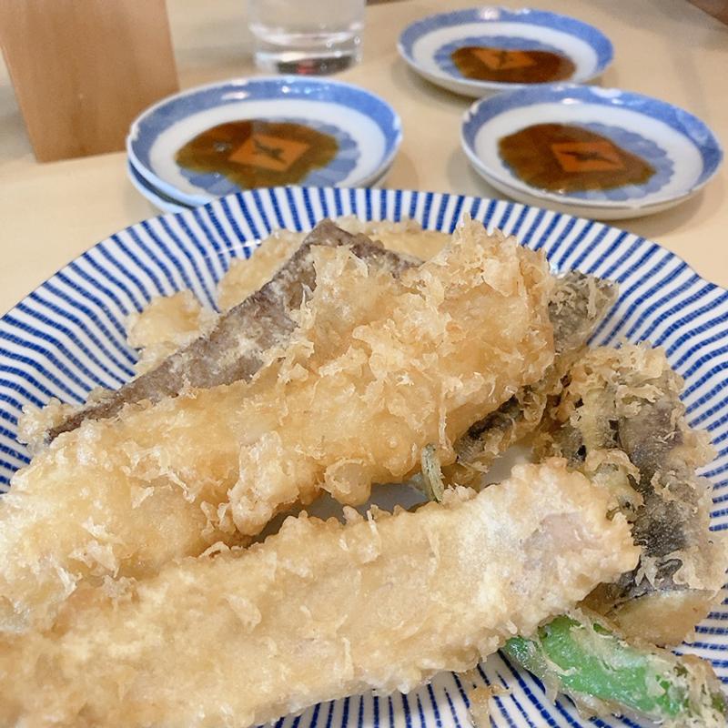 ホルモンの天ぷら盛り合わせ(あおい食堂)