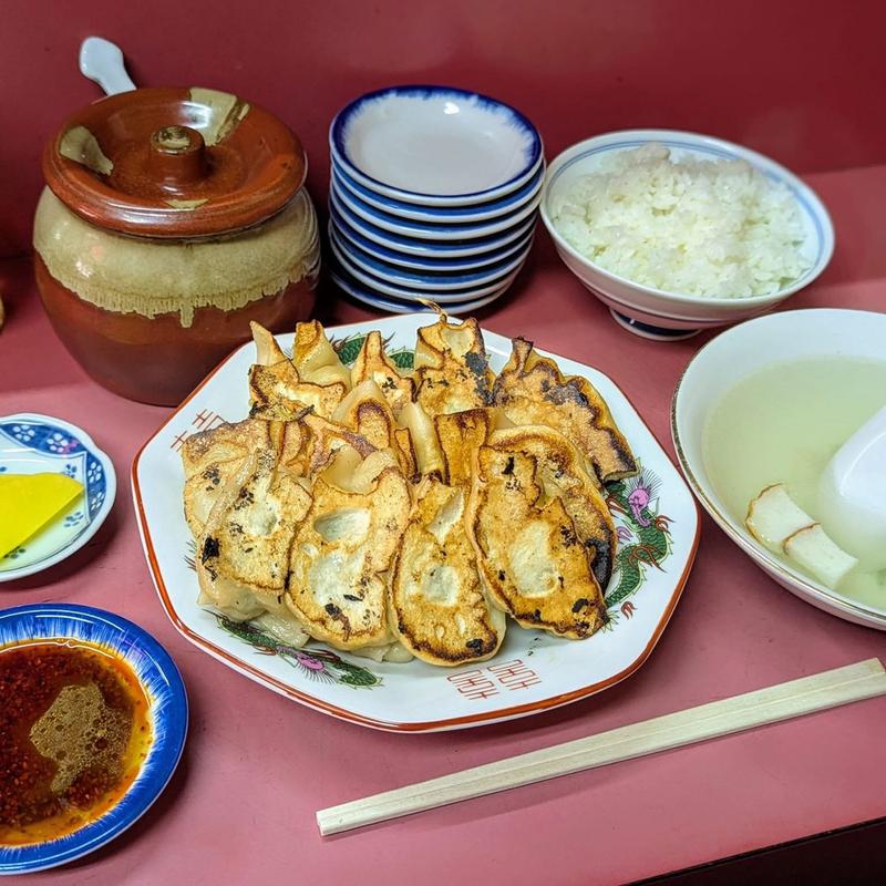 ぎょうざ定食 中(ぎょうざの店 龍園)