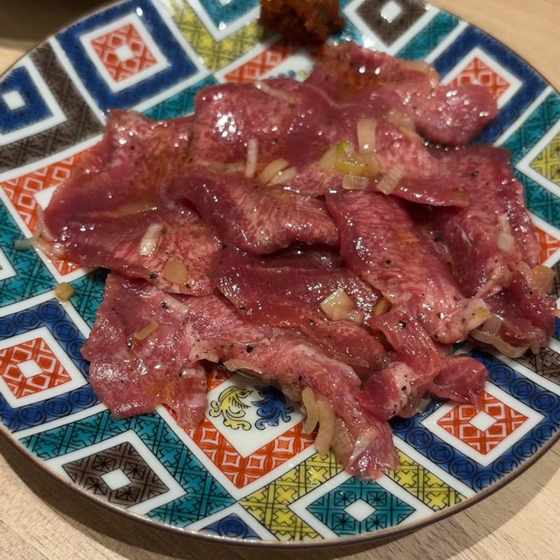 新タン塩(肉刺しとホルモン トラコ)
