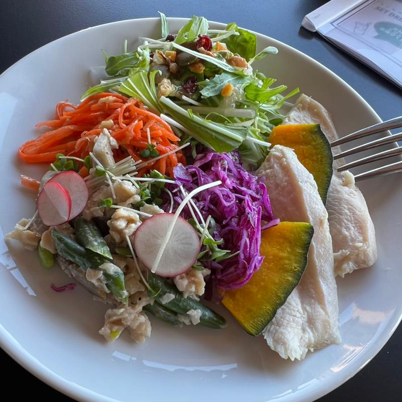 ランチセットサラダ(メディバル × タニタカフェ 東府中)