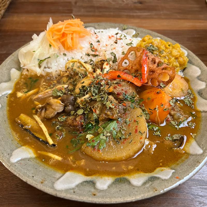 野菜カレーお肉付き（パイカ）(KARLY （カーリー）)
