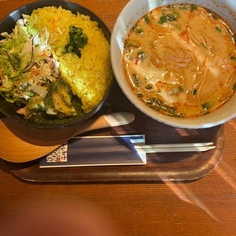 フォートムヤム＋ベトナム風チキンライス(でですけ サイゴンキッチン)