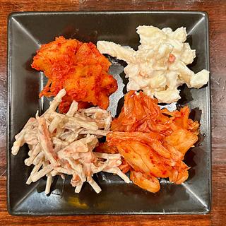 おつまみ盛合わせ(串キング)