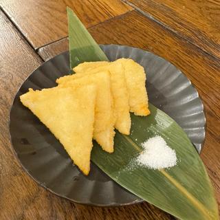 3種チーズと魚のすり身の三角揚げ(肉汁餃子のダンダダン 西葛西店)
