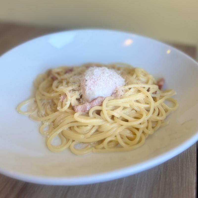 本日のパスタ　A. 半熟玉子とベーコンのカルボナーラ(Haleiwa cafe (ハレイワカフェ） 京都桂店)