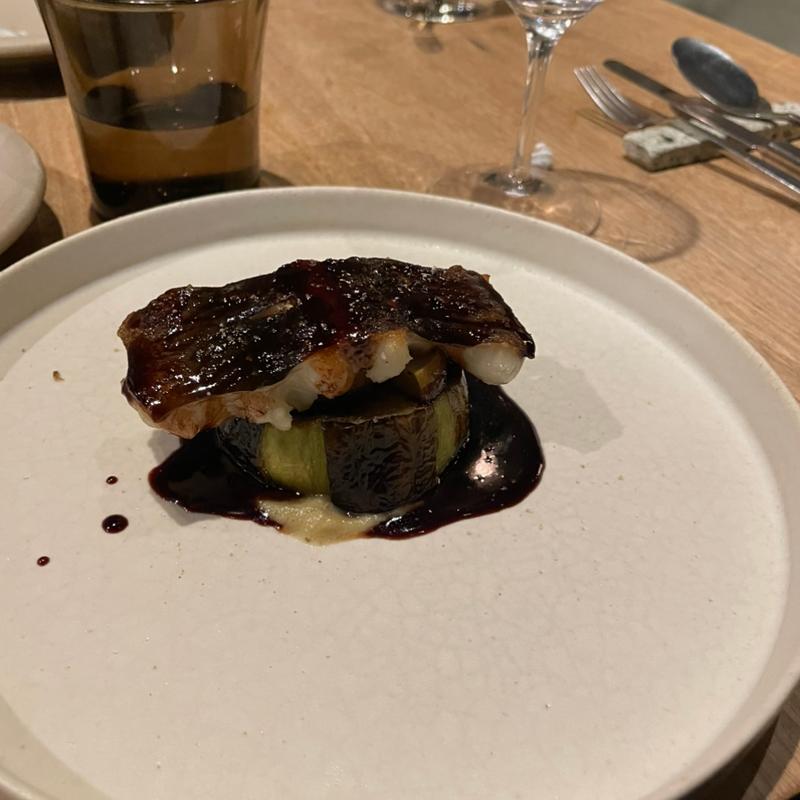 穴子とフォアグラ焼き茄子　赤ワインのソース(ONZORO.)