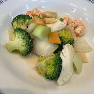 イカと海老とブロッコリーの塩炒め(中華料理 いっ軒)