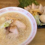 ニンニク香る塩ラーメン 背脂(喜多方食堂 )