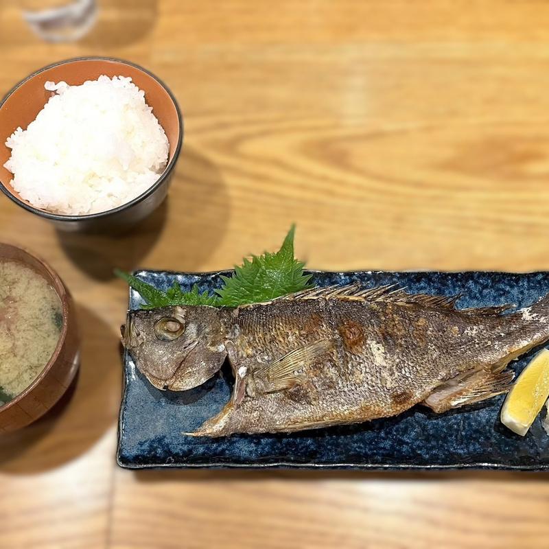 本日のお魚淡路産イサキ塩焼き(魚とし)