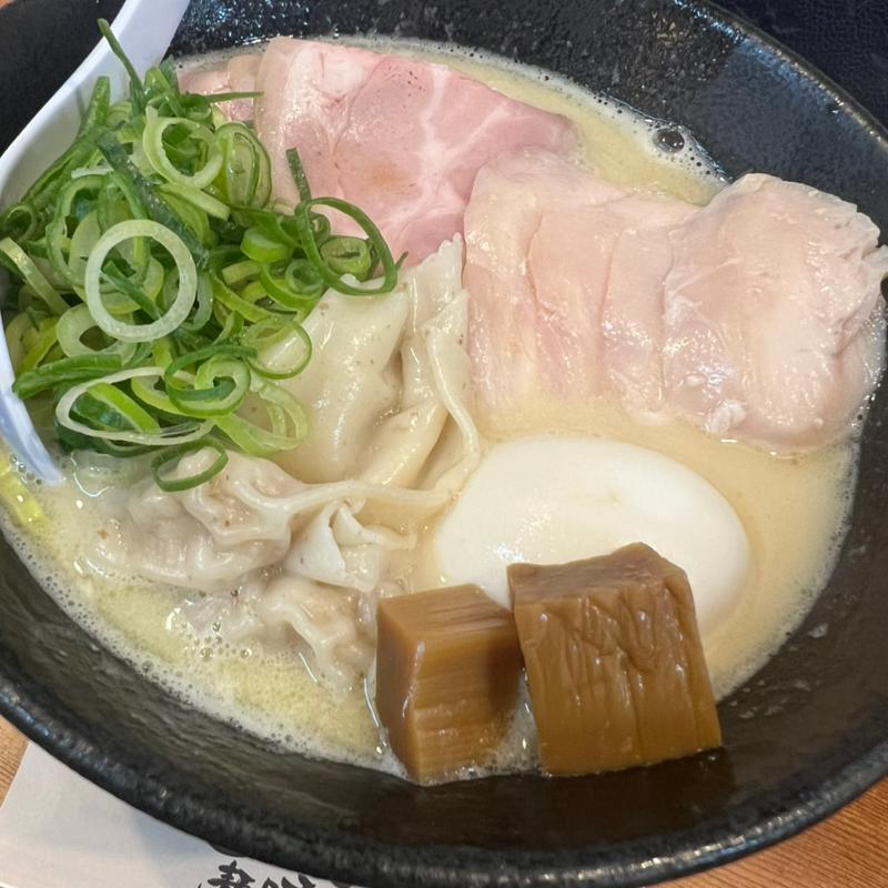特製鶏白湯塩ラーメン(らぁめん 麺屋秀)