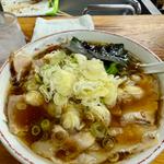 チャーシューメン大盛＋刻みネギ50円増し(青島食堂 曙店)