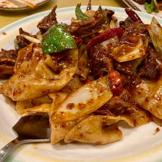 鶏肉入りベルト麺(24H 北京ダック専門店 中国茶房８名古屋栄店 Chinese café Eight)