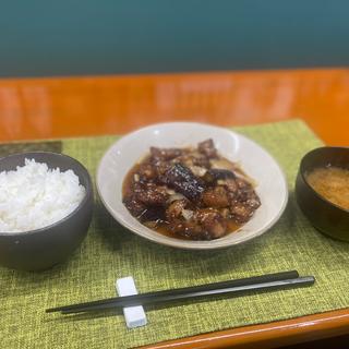 白富豚黒酢豚(大衆食堂 宅配弁当 歌声喫茶 ひばりとあきら)