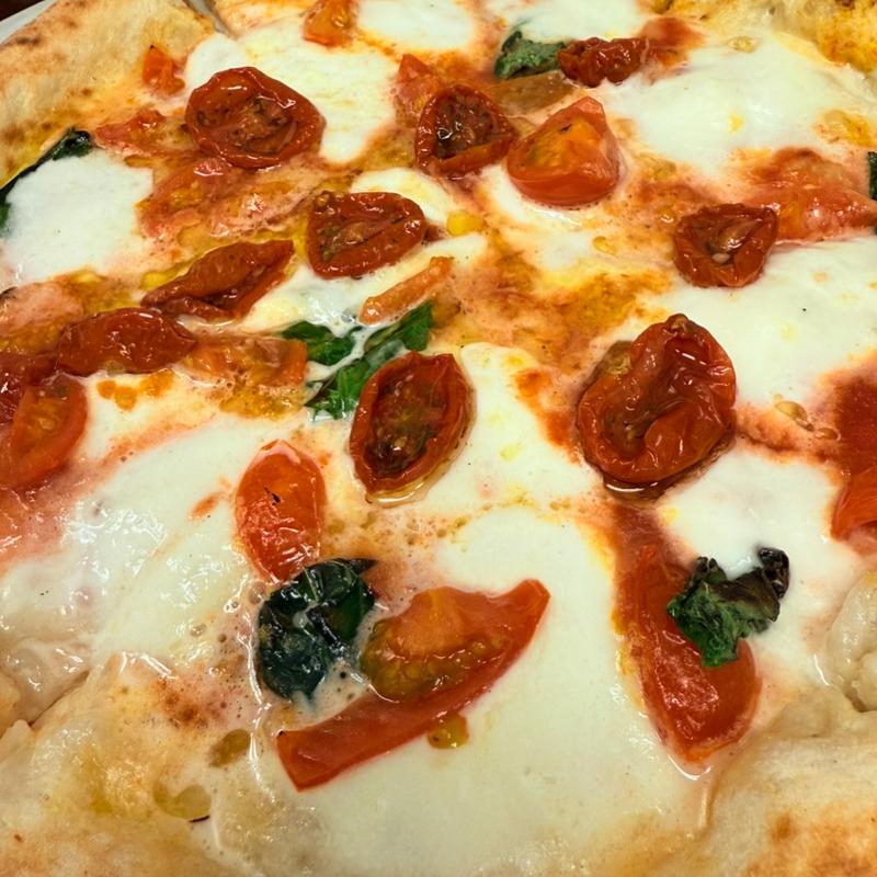 (ピッツェリア アミーチ （PIZZERIA AMICI）)